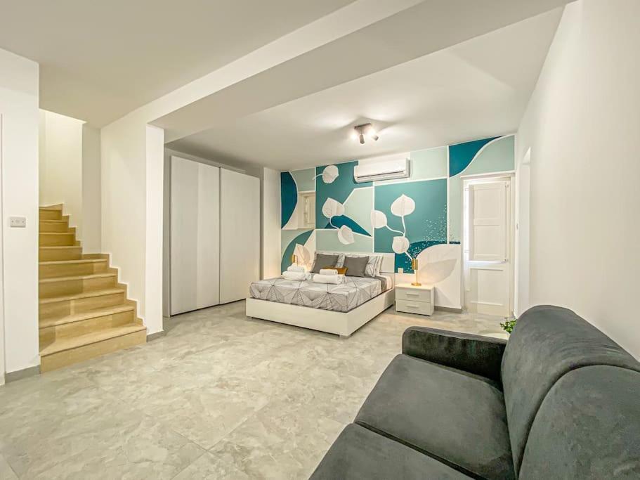 Designer Duplex Penthouse In Floriana Apartment Bagian luar foto