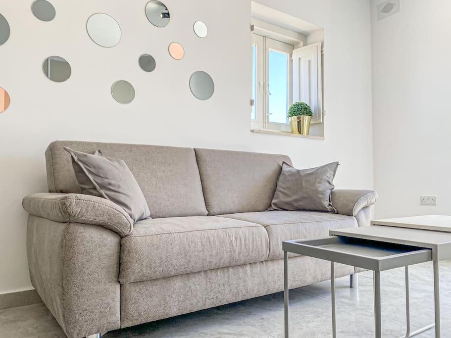 Designer Duplex Penthouse In Floriana Apartment Bagian luar foto